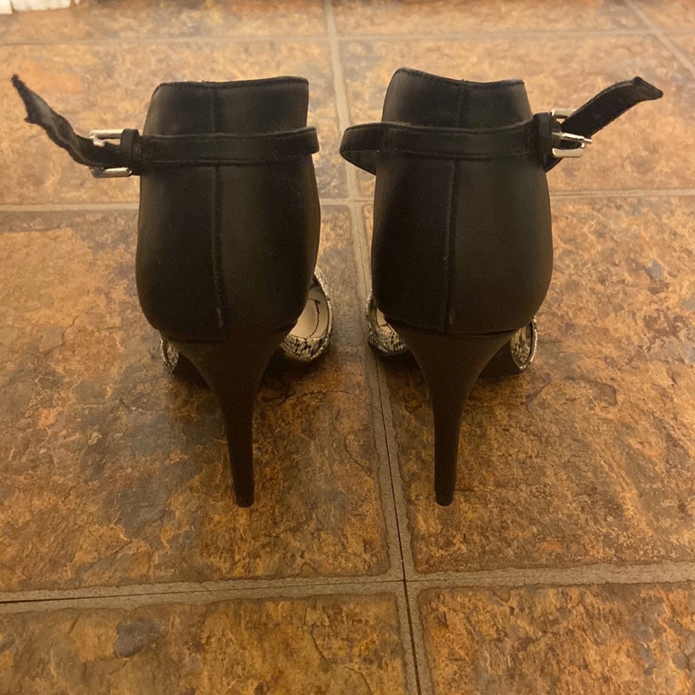 Anne Michelle Heels. Size 8 - Picture 4 of 4